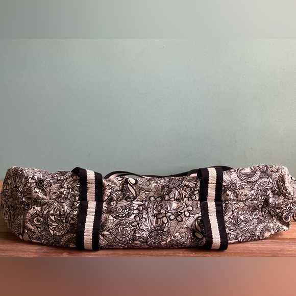 Sakroots Artist Circle Travel Duffle Bag - Picture 8 of 10